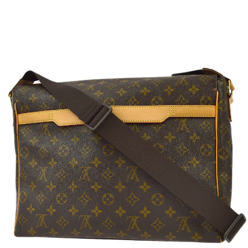 Louis Vuitton bags with a detachable mirror inside for on - the - go touch - upsLouis Vuitton 2009 Monogram Abbesses Messenger Bag M45257