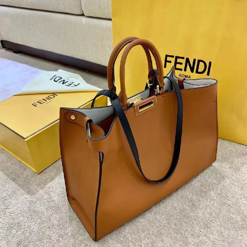 Ladies Fendi shoulder bags with a magnetic - closure flap for easy opening and closingNew Arrival Bags Fendi 046