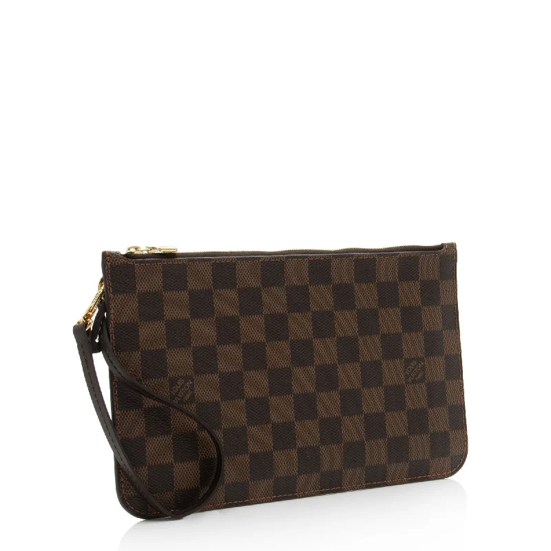 Louis Vuitton Capucines bags with smooth calfskin leather for luxuryLouis Vuitton Damier Ebene Neverfull MM Pochette (JnJKpe)