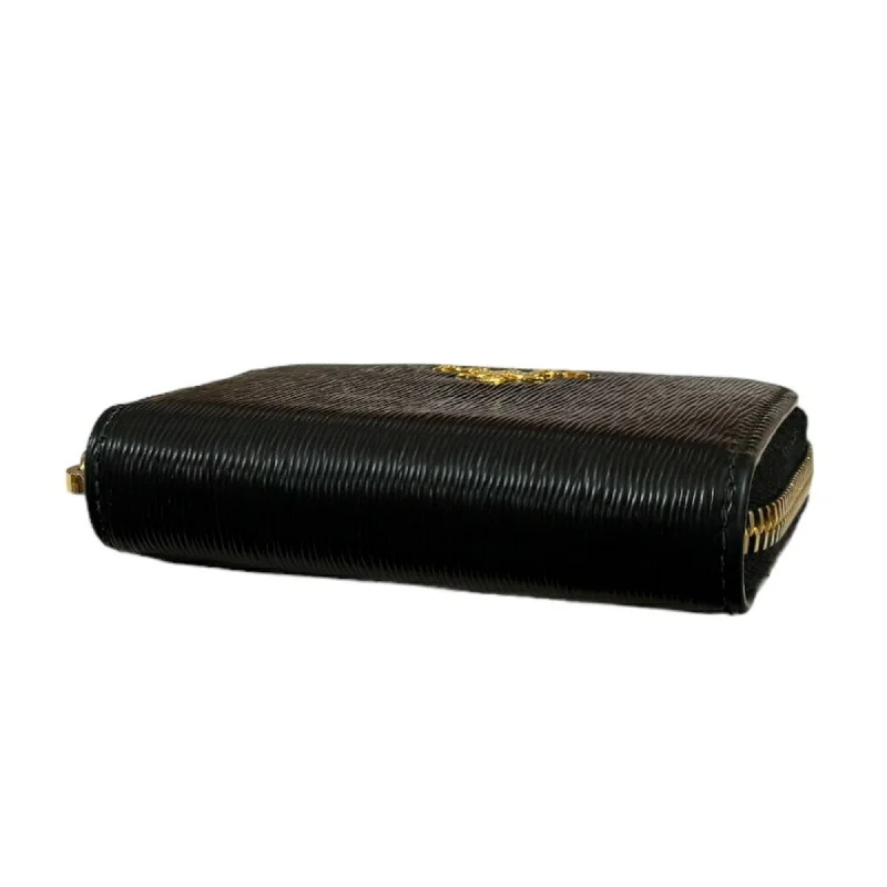 Prada Cahier bags with a leather - wrapped handle for a luxurious feelPRADA Saffiano Wallet