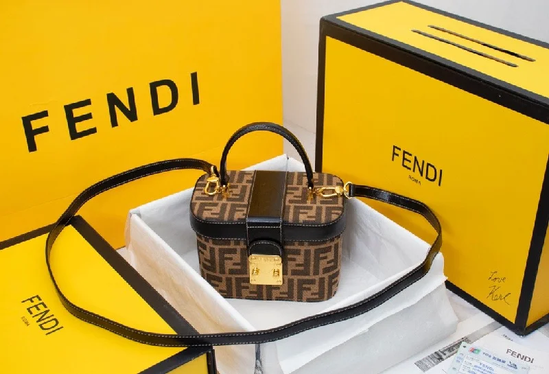 Fendi Baguette bags with a glitter - infused leather surface for a glamorous and sparkly lookNew Arrival Bags Fendi 023