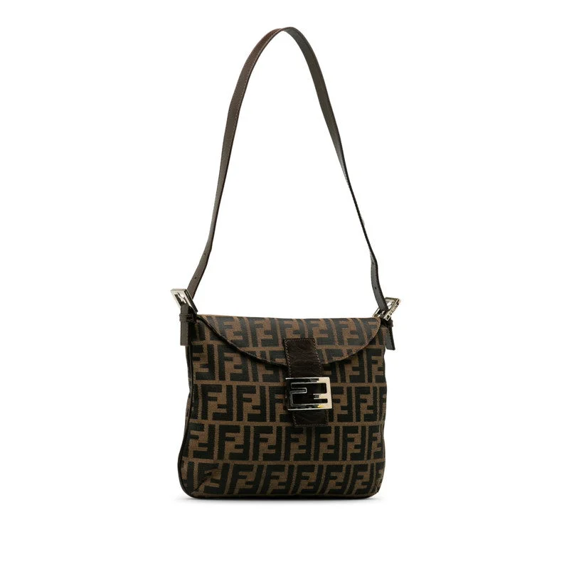 Fendi Baguette bags in a limited - edition colorway for a rare and exclusive lookFY ZUCKA MANMABACKET ONE SHOULDER BAG HANDBACK BRONNE CANVES LEADER LADY FENDI FENDI PARIS MARKET