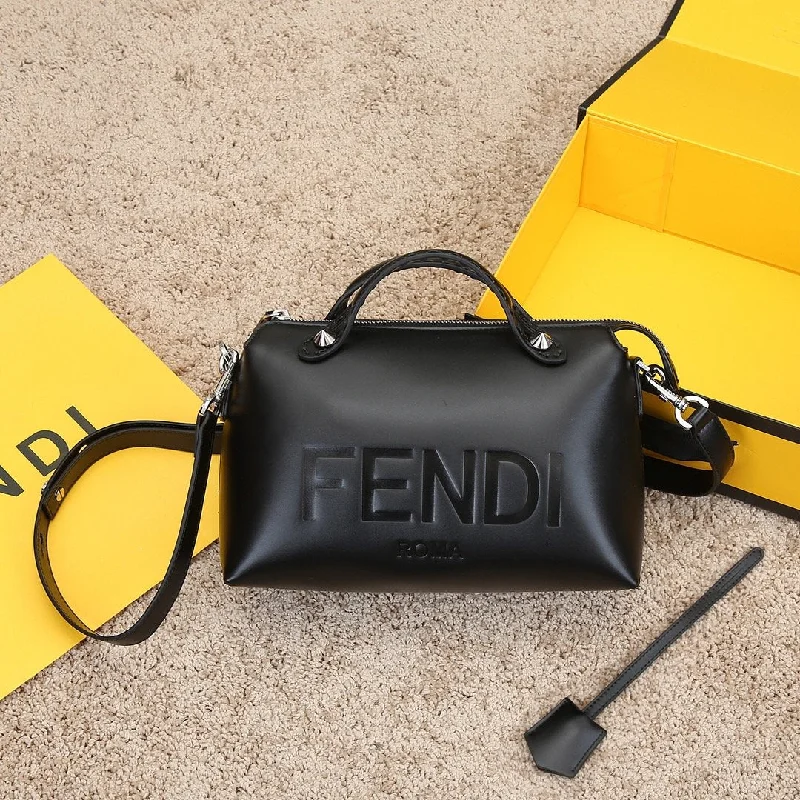 Fendi backpacks with a water - resistant exterior made of high - tech materialsLuxury  Bags Fendi 164