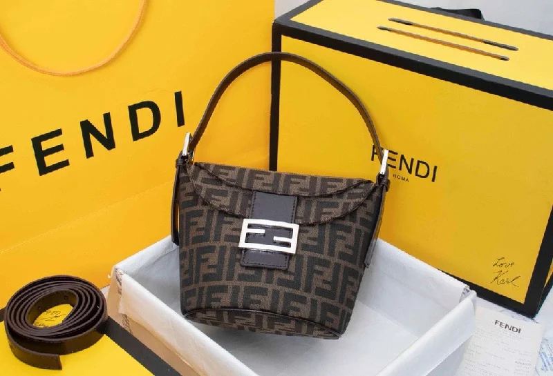 Ladies Fendi shoulder bags with a detachable phone stand for hands - free viewingNew Arrival Bags Fendi 024