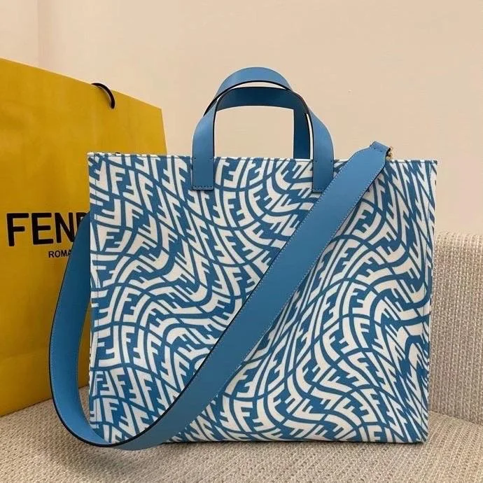 Fendi bags with a magnetic - closure card holder inside for easy access to cardsLuxury  Bags Fendi 165