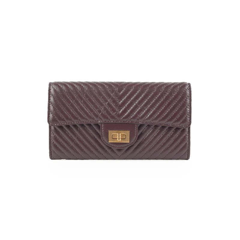 Chanel bags with iconic stitching detailsChanel bags with iconic stitching detailsChanel Reissue Long Wallet Burgundy