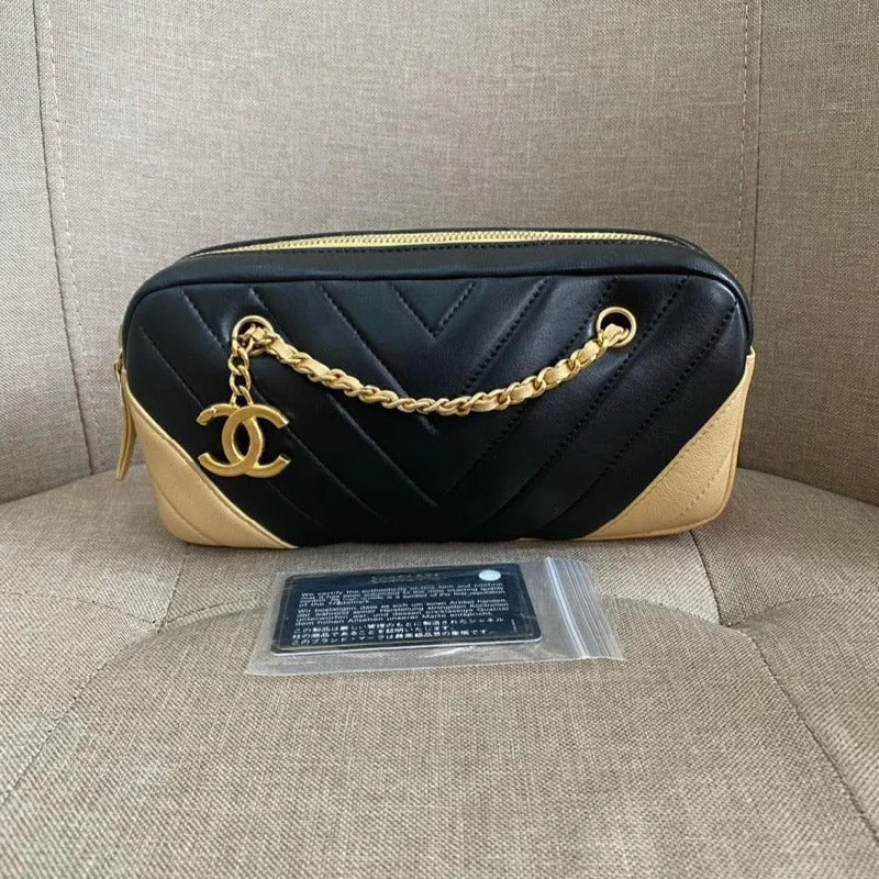 Chanel bags with the perfect balance of luxury and functionalityChanel bags with the perfect balance of luxury and functionalityChanel Camera Bag Calfskin Crossbody (Card 20xxx) 22*11cm