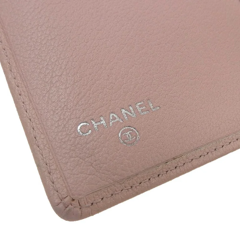 Chanel bags for women with a taste for high fashionChanel bags for women with a taste for high fashionCHANEL Camellia Wallet