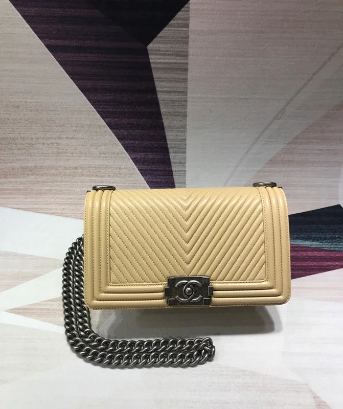 Chanel Lightweight Handbag for Daily ErrandsChanel Lightweight Handbag for Daily ErrandsChanel -Bags - CHL Bags - 370